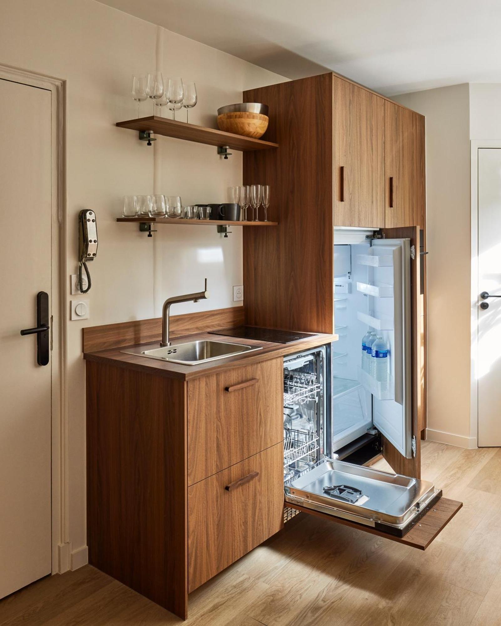 Stylish 2Br & 2Ba With Private Terrace Apartment Paris Bagian luar foto