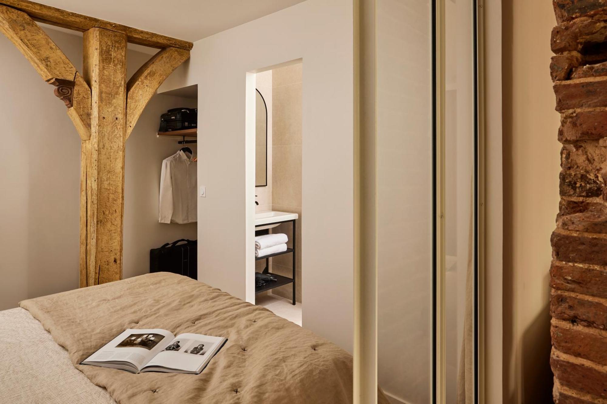 Stylish 2Br & 2Ba With Private Terrace Apartment Paris Bagian luar foto